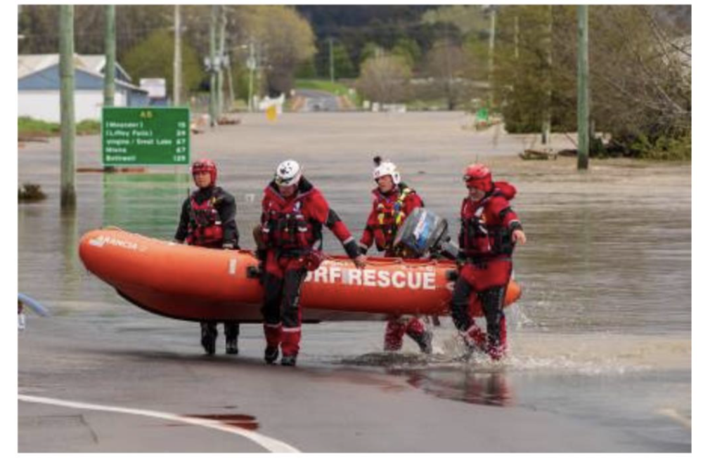 Working in Floods - Flood Rescue Responder Manual - 1