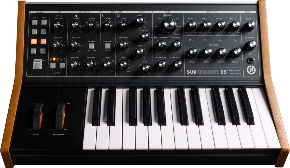 Moog Subsequent 25 - Omnisphere 3 Hardware Guide - 3